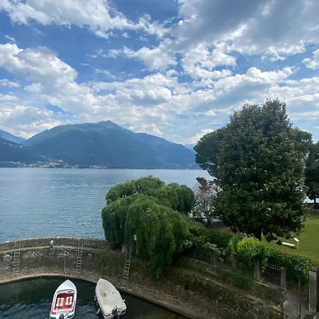View * Cremia